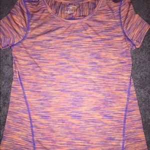 I’m selling a small women’s Tek Gear shirt